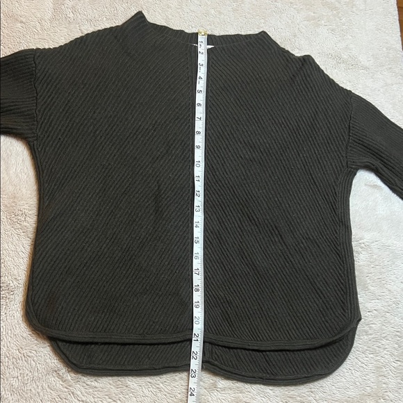 Babaton Wool & Linen Blend Dark Olive Green Ribbed Mock Neck Sweater Women’s M - Picture 8 of 11